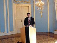 Bild: "Zwischen Prunk und Politik"