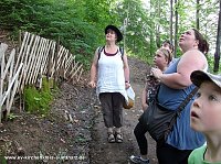 Bild: Wandern auf dem Sagenpfad