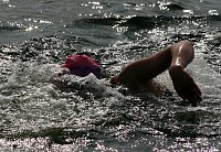 Bild: Bangen und Schwimmen