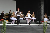 Bild: Die Eleven des Tanzstudios Radeva auf dem Rolandsfest