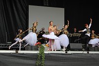 Bild: Die Eleven des Tanzstudios Radeva auf dem Rolandsfest