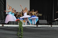 Bild: Die Eleven des Tanzstudios Radeva auf dem Rolandsfest