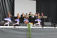 Bild: Die Eleven des Tanzstudios Radeva auf dem Rolandsfest