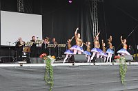 Bild: Die Eleven des Tanzstudios Radeva auf dem Rolandsfest
