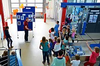 Bild: "Mini"-Studenten eroberten Campus
