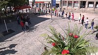 Bild: B&uuml;cherkette zum Umzug der Bibliothek