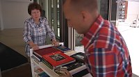 Bild: B&uuml;cherkette zum Umzug der Bibliothek
