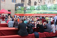 Bild: Prominente Premiereng&auml;ste
