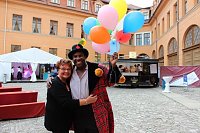 Bild: Prominente Premiereng&auml;ste