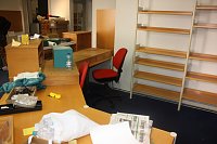 Bild: B&uuml;cherkette zum Umzug der Bibliothek