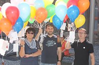 Bild: B&uuml;cherkette zum Umzug der Bibliothek