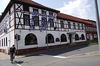Bild: Die Bewirtschaftung der Gastst&auml;tte Friedenseiche liegt fortan in den H&auml;nden  von Benjamin und Steffi Holzheuer, den Nordh&auml;usern bekannt aus Ottos Steakhouse 