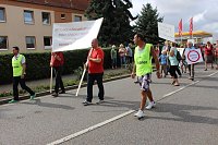 Bild: Demo &uuml;ber Bundesstra&szlig;e 4 in Greu&szlig;en gezogen