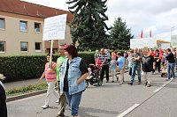 Bild: Demo &uuml;ber Bundesstra&szlig;e 4 in Greu&szlig;en gezogen