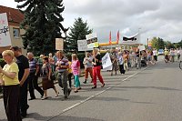 Bild: Demo &uuml;ber Bundesstra&szlig;e 4 in Greu&szlig;en gezogen