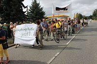 Bild: Demo &uuml;ber Bundesstra&szlig;e 4 in Greu&szlig;en gezogen