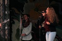 Bild: Musik und Artistik auf dem Theaterplatz