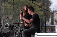 Bild: Musik und Artistik auf dem Theaterplatz