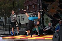 Bild: Musik und Artistik auf dem Theaterplatz