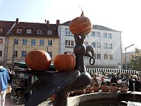 Bild: K&uuml;rbisse und Zwiebeln