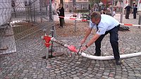Bild: 30.000 Liter Wasser wurden auf das Dach der neuen Bibliothek gepumpt