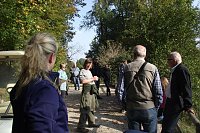 Bild: Biologin Ulrike Richter hatte interessierte Zuh&ouml;rer, als sie &uuml;ber den B&auml;renpark informierte.