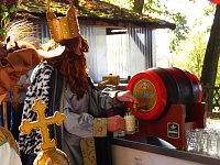 Bild: Herbstfest an der Barbarossa-H&ouml;hle
