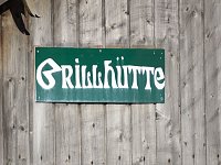 Bild: Zum Besuch im Hufhaus