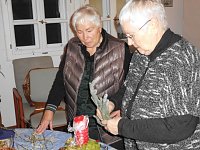 Bild: Weihnachtsbasteln mit den "Flinken Nadeln" in Ilfeld