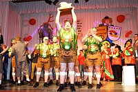 Bild: Zum 8. M&auml;nnerballettwettbewerb des BCC im Bleicher&ouml;der Kulturhaus sollte es zum Kopf an Kopf Tanzen kommen