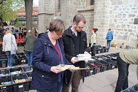 Bild: B&uuml;cherflohmarkt des Kinderkirchenladens auf dem Blasiikirchplatz in Nordhausen