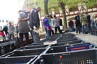 Bild: B&uuml;cherflohmarkt des Kinderkirchenladens auf dem Blasiikirchplatz in Nordhausen
