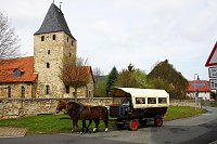 Traditionelles Maibaumsetzen in Obergebra Bild: Traditionelles Maibaumsetzen in Obergebra