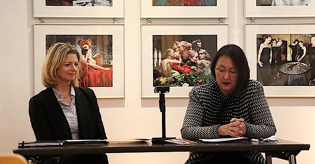 Ausstellung musikalisch eröffnet Bild: Ausstellung musikalisch eröffnet