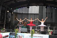 Die Eleven des Tanzstudio Radeva auf dem 47. Rolandsfest Bild: Die Eleven des Tanzstudio Radeva auf dem 47. Rolandsfest