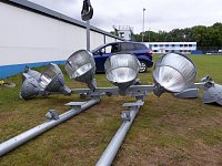 Bild: Der erste Mast ist geschafft