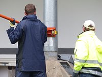 Bild: Der erste Mast ist geschafft