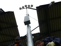 Bild: Der erste Mast ist geschafft