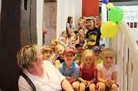 Eröffnung mit der Konfettikanone - die Flohburg feiert ihren dritten Geburtstag Bild: Eröffnung mit der Konfettikanone - die Flohburg feiert ihren dritten Geburtstag