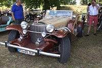 Oldtimer im Schlosspark Bild: Oldtimer im Schlosspark