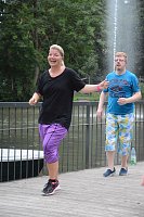 Bild: Sina tanzt unter freiem Himmel