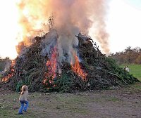Bild: Osterfeuer in Herreden