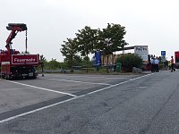 Bild: Gefahrgut soll umgeladen und gesichert werden
