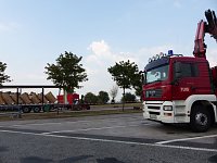 Bild: Gefahrgut soll umgeladen und gesichert werden