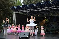 Zeitreise mit dem Tanzstudio Radeva Bild: Zeitreise mit dem Tanzstudio Radeva