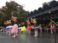 Zeitreise mit dem Tanzstudio Radeva Bild: Zeitreise mit dem Tanzstudio Radeva