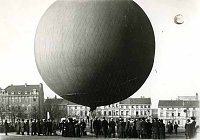 Bild: Ballonaufstieg 1910 am Neumarkt