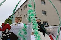 Bild: N&auml;rrinnen und Narren trotzen Wetter (1)