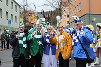 Bild: N&auml;rrinnen und Narren trotzen Wetter (1)