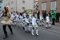 Bild: N&auml;rrinnen und Narren trotzen Wetter (1)